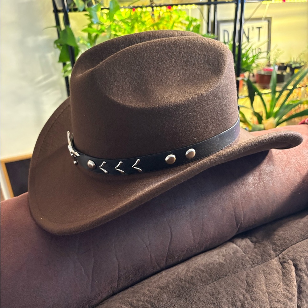 🆕Dark Chocolate Brown Cowboy Hat with Long Horn Skull Band. NWT. - Picture 6 of 8